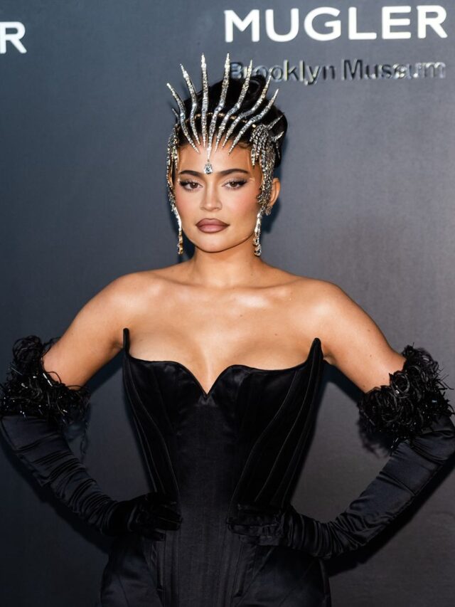 Kylie Jenner’s Love for Black Outfits!
